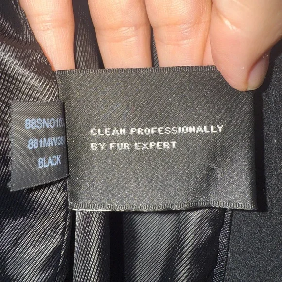 Elegant Black Fur-Trimmed Women's Coat - Picture 7 of 8